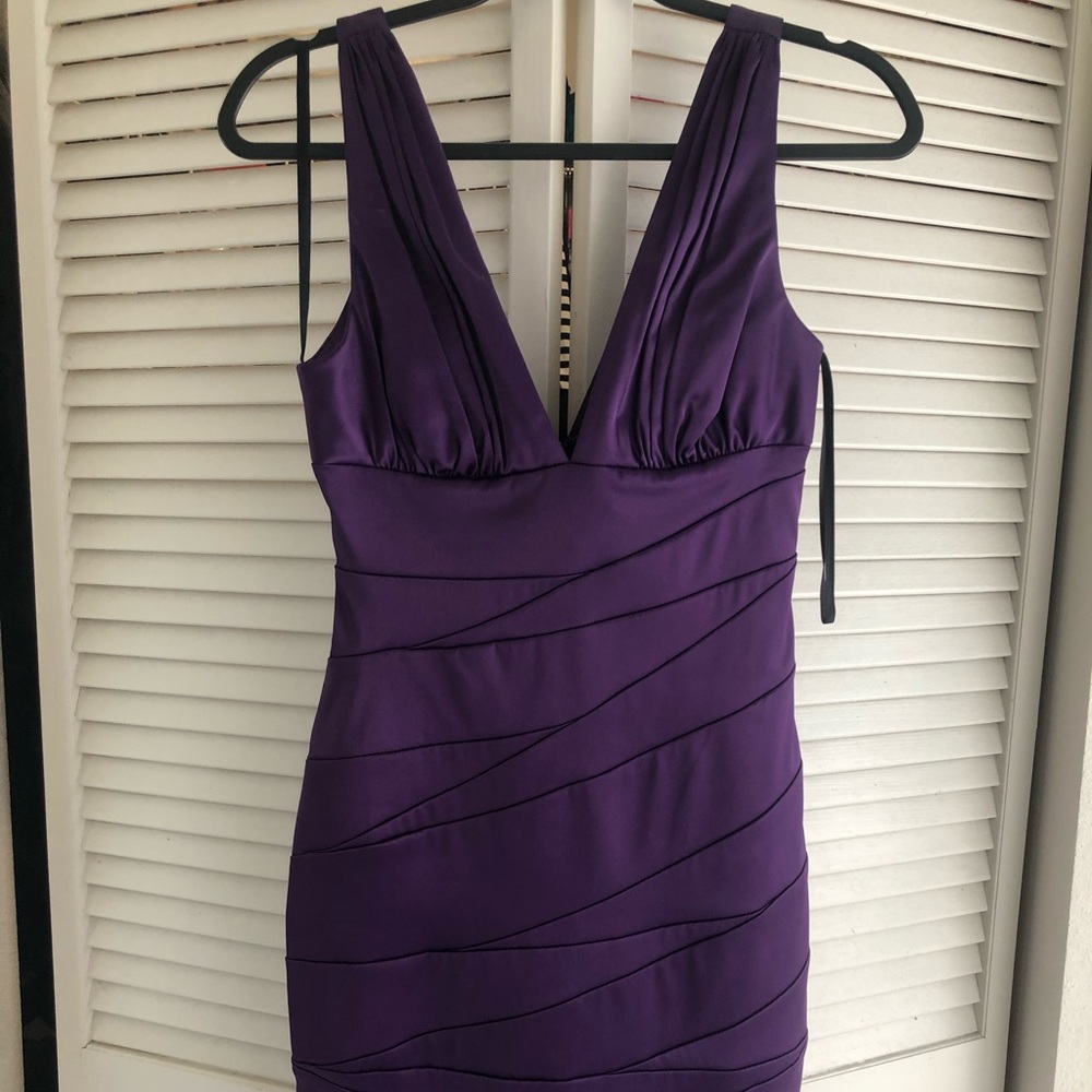 Plum tight fitting 3/4 length dress 🔥NEW🔥